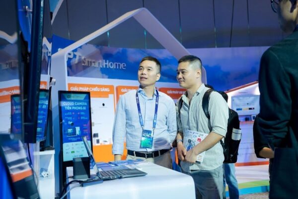 fpt kết hợp ChatGPT và AI trong loa